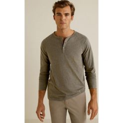 Mango Man - Longsleeve Richard. Bluzki z długim rękawem marki Mango Man. W wyprzedaży za 49.90 zł.