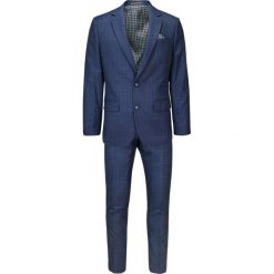 Garnitur Elegancki, Jasny Granatowy w Kratkę Zapinany na Dwa Guziki, SLIM, Spodnie w Kant -VICTORIO. Niebieskie garnitury Victorio, do pracy, l, bez wzorów, z poliesteru. Za 699.00 zł.