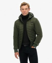 Superdry Kurtka Hooded Storm Fleece Hybrid pikowany korpus polarowe rękawy. Zielone kurtki Superdry, s, bez wzorów, z polaru, z kapturem. Za 529.55 zł.