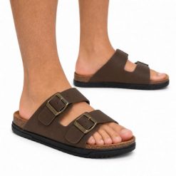 Klapki męskie Wrangler BELVILLE SLIDER MEN LOW. Brązowe klapki Wrangler, z materiału. Za 139.00 zł.