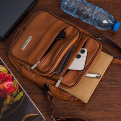 Męska mała torba skórzana przez ramię Beltimore camel G19. Brązowe torby na laptopa . Za 139.99 zł.