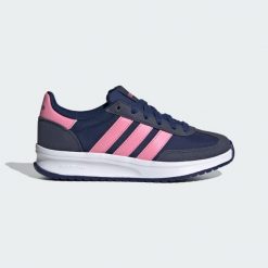 Buty Run 70s 2.0. Czerwone buty do biegania Adidas, bez wzorów, z materiału, bez zapięcia. Za 225.90 zł.