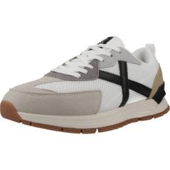 Buty MUNICH VERSATILE 32 Biały. Białe buty trekkingowe munich, bez wzorów, ze skóry, bez zapięcia, trekkingowe. Za 372.99 zł.