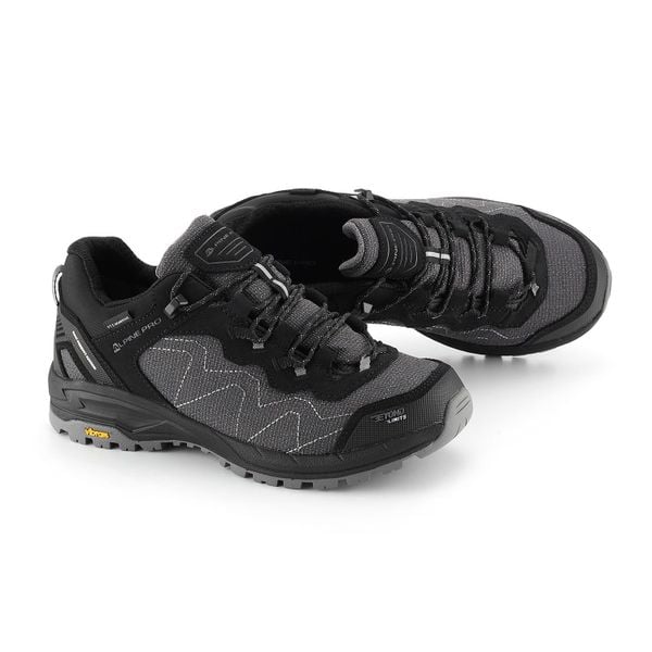 Buty niskie trekkingowe unisex Alpine Pro Ibane 2 Vibram. Czarne buty trekkingowe Alpine Pro, bez wzorów, ze skóry, bez zapięcia. W wyprzedaży za 569.00 zł.