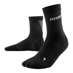 Skarpety kompresyjne sportowe męskie CEP Ultralight krótkie. Czarne skarpety CEP, bez wzorów, z materiału. Za 74.00 zł.