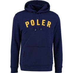 POLER IVY STATE Bluza z kapturem navy. Bluzy z kapturem marki POLER, m, z bawełny, z kapturem. W wyprzedaży za 255.20 zł.