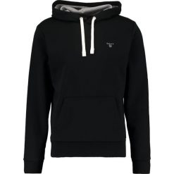 GANT HOODIE Bluza z kapturem black. Bluzy z kapturem marki GANT, m, z bawełny, z kapturem. W wyprzedaży za 314.25 zł.