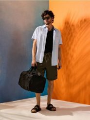 Torba sportowa z regulowanym paskiem - czarny. Czarne torby sportowe Sinsay, bez wzorów, małe. Za 59.99 zł.