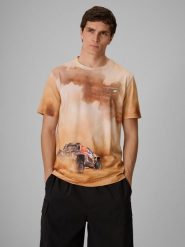 4F T-shirt regular z nadrukiem męski - beżowy M. Brązowe t-shirty 4F, m, bez wzorów, z materiału, bez kołnierzyka, bez ramiączek. Za 99.99 zł.