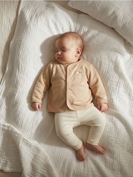 Bluza z haftem - beżowy. Brązowe bluzy bez kaptura Sinsay, l, bez wzorów, bez kaptura. Za 17.99 zł.