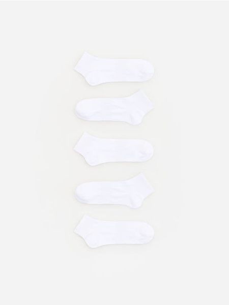 5 pack krótkich skarpetek - biały. Białe skarpety Reserved, bez wzorów. Za 59.99 zł.