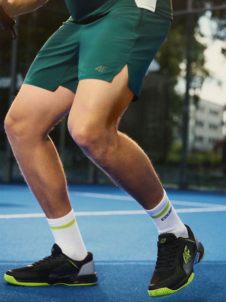 4F Buty do tenisa FORCEPOINT męskie - czarne 41. Czarne buty sportowe casual 4F, bez wzorów, z gumy, bez zapięcia. Za 349.99 zł.
