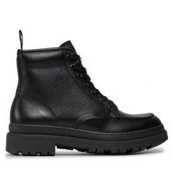 Kozaki Polo Ralph Lauren. Czarne kozaki Polo Ralph Lauren, bez wzorów, bez obcasa, bez zapięcia. Za 2,329.00 zł.