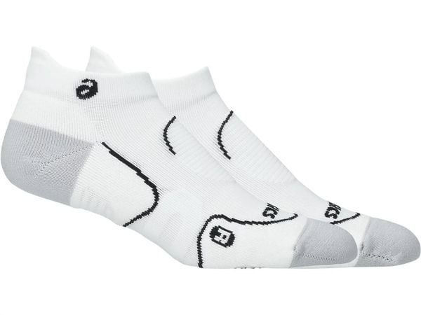 Skarpetki Asics Court+. Białe skarpety ASICS, bez wzorów, z materiału. Za 121.00 zł.