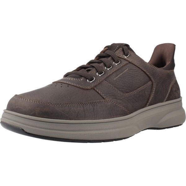 Buty CLARKS MULLAN EASY Brązowy. Brązowe buty turystyczne Clarks, bez wzorów, ze skóry, bez zapięcia, trekkingowe. Za 417.99 zł.