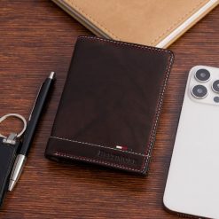 Portfel skórzany męski klasyczny pionowy z flagą brązowy RFiD Beltimore D30. Brązowe portfele bez wzorów. Za 44.91 zł.
