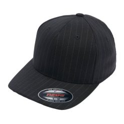 Czapka Z Daszkiem Pinstripe. Białe czapki z daszkiem FLEXFIT, bez wzorów, z elastanu. Za 72.99 zł.