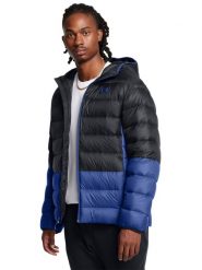 Kurtka puchowa z wypełnieniem naturalnym męska Under Armour Legend Down Hooded Jacket - czarna. Czarne kurtki Under Armour, na zimę, m, bez wzorów, z nylonu, bez kaptura. Za 899.99 zł.