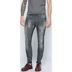 G-Star Raw - Jeansy Revend Super Slim. Jeansy marki G-Star Raw. W wyprzedaży za 299.90 zł.