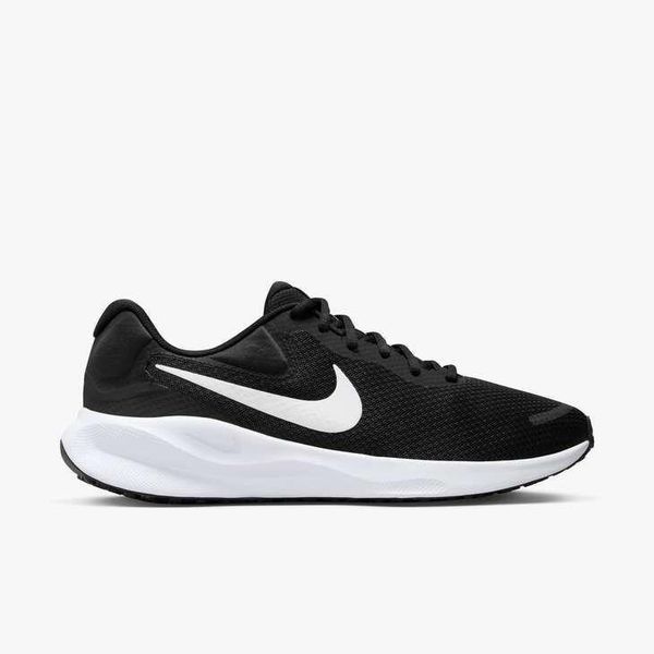Buty Nike Revolution 7, Mężczyźni. Białe buty do biegania Nike, bez wzorów, z gumy, bez zapięcia, do biegania, nike revolution. Za 309.00 zł.