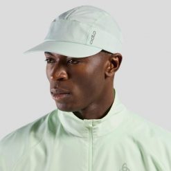 Czapka biegowa ODLO Performance X-Light Pack ultralekka i składana. Zielone czapki z daszkiem ODLO, bez wzorów. W wyprzedaży za 143.99 zł.