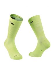 Skarpety rowerowe NORTHWAVE Extreme Pro Sock. Żółte skarpety Northwave, bez wzorów. Za 39.00 zł.