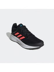 Adidas Buty "Galaxy 5" w kolorze czarno-jasnoróżowym do biegania rozmiar: 43. Czarne buty do biegania Adidas, bez wzorów, bez zapięcia, do biegania. Za 152.12 zł.