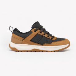 Buty turystyczne męskie Quechua NH500 skóra wodoodporne. Brązowe buty turystyczne QUECHUA, bez wzorów, ze skóry, bez zapięcia. Za 269.99 zł.