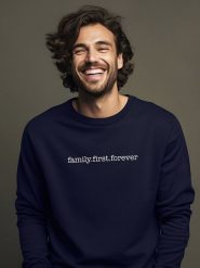 WOOOP Bluza "Family First Forever" w kolorze granatowym rozmiar: XS. Niebieskie bluzy Wooop, xs, bez wzorów, z bawełny, bez kaptura. Za 53.04 zł.