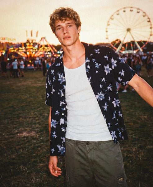 Superdry Koszula krótki rękaw Cabana Print – 100% bawełna organiczna. Niebieskie koszule Superdry, na lato, xl, bez wzorów, z bawełny, bez kołnierzyka, bez ramiączek. Za 229.00 zł.