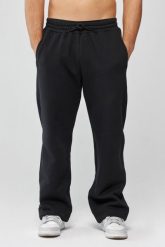Męskie spodnie dresowe oversize Rough Radical Track Joggers. Czarne joggery i bojówki ROUGH RADICAL, l, bez wzorów, z bawełny. Za 179.99 zł.