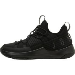 Jordan TRAINER PRO Obuwie do koszykówki black/anthracite black. Buty treningowe marki Jordan. W wyprzedaży za 281.40 zł.
