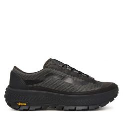 Trekkingi Vans. Czarne buty trekkingowe Vans, bez wzorów, bez zapięcia. Za 619.99 zł.