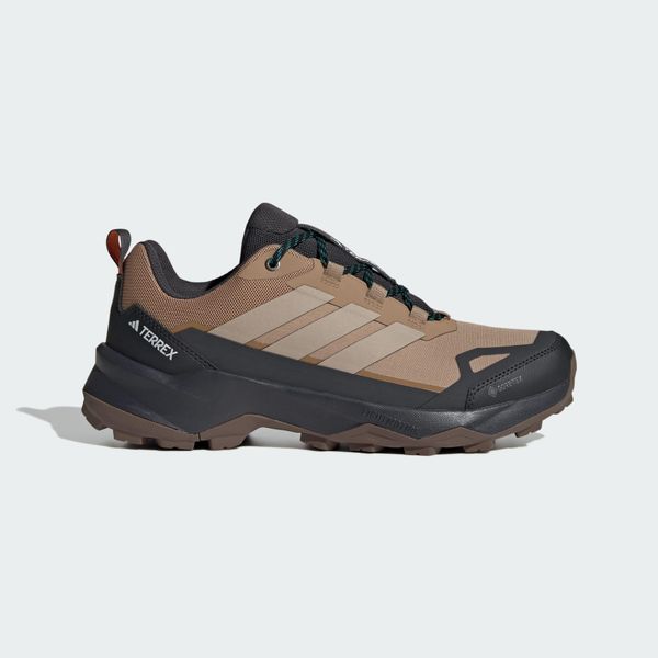 Buty trekkingowe adidas Terrex Skychaser AX5 GORE-TEX. Brązowe buty turystyczne Adidas, bez wzorów, z gore-texu, bez zapięcia. W wyprzedaży za 449.65 zł.
