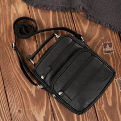 Saszetka męska na ramię skórzana elegancka do pracy praktyczna czarna Paolo Peruzzi T-128-BL. Czarne torby na ramię bez wzorów, z materiału, do ręki, małe, bez dodatków. Za 229.99 zł.