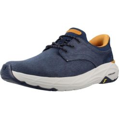 Buty SKECHERS 205795S Niebieski. Niebieskie buty turystyczne Skechers, bez wzorów, z tkaniny, bez zapięcia, na fitness i siłownię. Za 316.99 zł.