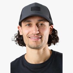 Czapka z daszkiem Unisex Swedemount Nordkap Trucker Cap II. Szare czapki z daszkiem SWEDEMOUNT, bez wzorów. Za 79.99 zł.