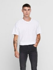 ONLY & SONS Koszulka "Matt" w kolorze białym rozmiar: XL. Białe bezrękawniki Only & Sons, xl, bez wzorów, z bawełny, bez kołnierzyka, bez ramiączek. Za 41.79 zł.