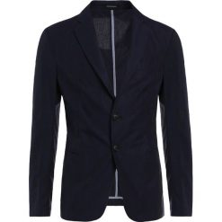 Emporio Armani GIACCA Marynarka bluette. Garnitury marki Emporio Armani. W wyprzedaży za 823.60 zł.