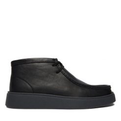 Trzewiki Clarks. Czarne botki sznurowane Clarks, bez wzorów, bez obcasa, bez zapięcia. Za 609.99 zł.