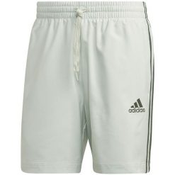 Spodenki męskie adidas AeroReady Essentials Chelsea 3-Stripes Shorts beżowe. Czarne szorty Adidas, m, bez wzorów, sportowe. Za 105.99 zł.