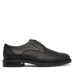 Półbuty Tommy Hilfiger. Czarne eleganckie półbuty Tommy Hilfiger, bez wzorów, bez obcasa, bez zapięcia. Za 649.99 zł.