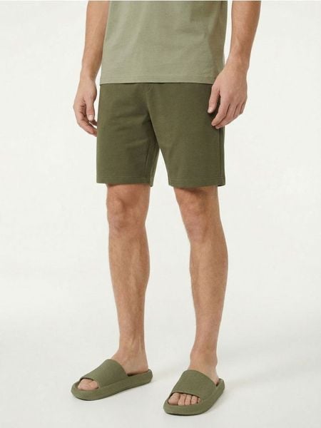 Szorty basic - khaki. Brązowe krótkie spodenki sportowe Sinsay, l, bez wzorów. W wyprzedaży za 14.99 zł.
