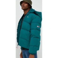 Tommy Jeans kurtka puchowa męska kolor zielony zimowa. Zielone kurtki Tommy Jeans, na zimę, l, bez wzorów, z jeansu, bez kaptura. Za 1,099.90 zł.