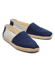 TOMS Espadryle w kolorze kremowo-granatowym rozmiar: 42. Brązowe botki sznurowane Toms, bez wzorów, bez obcasa, bez zapięcia. Za 124.95 zł.