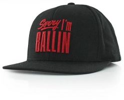 Czapka snapback 8527 „Sorry I’m Ballin” 100% bawełna Onesize. Czarne czapki z daszkiem K1X, bez wzorów, z bawełny. Za 171.99 zł.