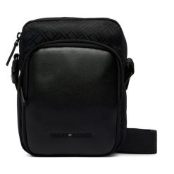 Saszetka Tommy Hilfiger. Czarne saszetki i nerki Tommy Hilfiger, bez wzorów, z nylonu. Za 369.99 zł.