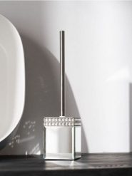 Szczotka toaletowa z lustrzanym efektem - srebrny. Perfumy męskie Sinsay. Za 35.99 zł.