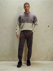 Spodnie cargo jogger - zielony. Zielone joggery i bojówki Sinsay, bez wzorów. Za 99.99 zł.