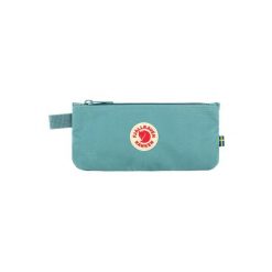 Piórnik Fjallraven Kanken Pen Case - sky blue. Zielone buty trekkingowe Fjällräven, bez wzorów, bez zapięcia. Za 99.99 zł.